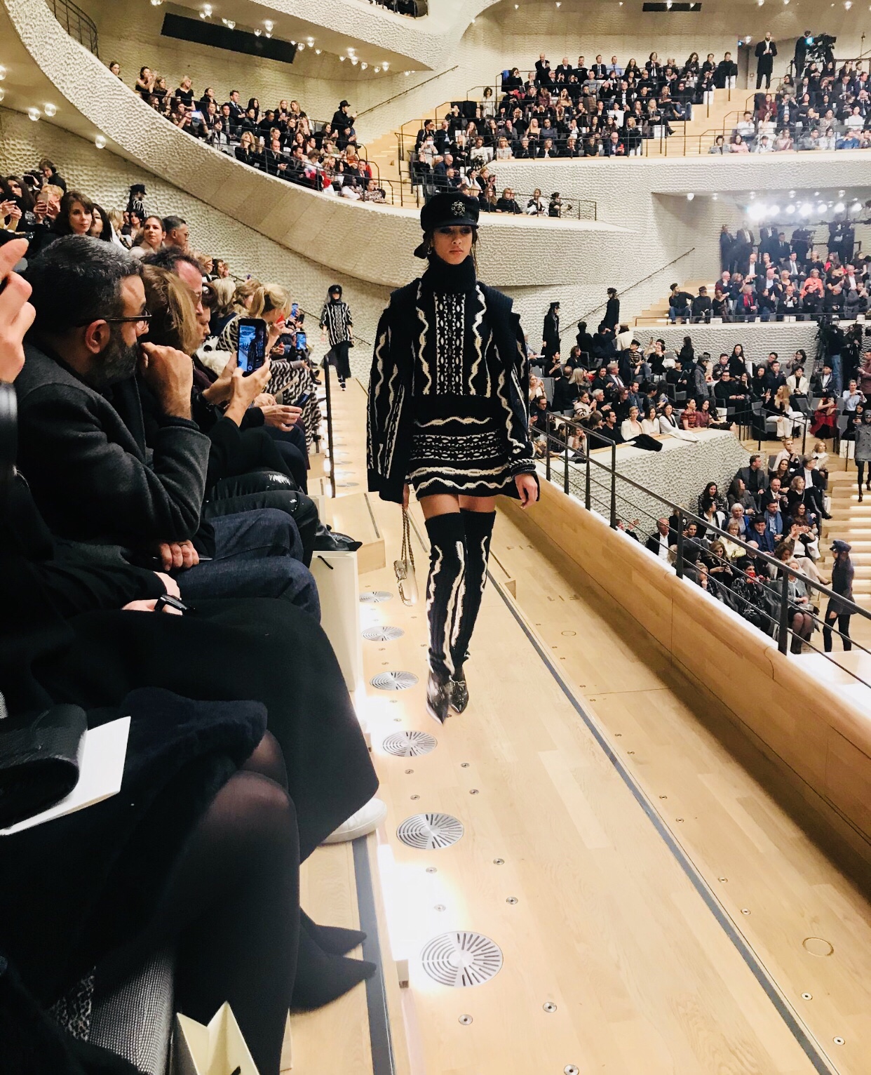 Karl Lagerfeld: Chanel Fashion Show